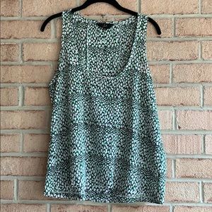 Beautiful flowing tank top!